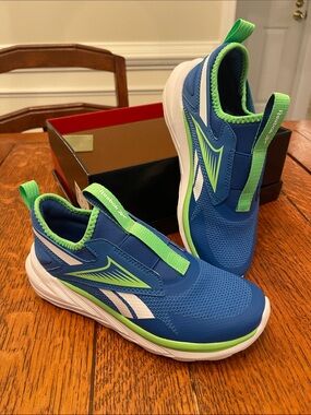 Reebok Blue & Green Boys 2M Lite Spinner Water Sneakers, Slip-on. NEW
